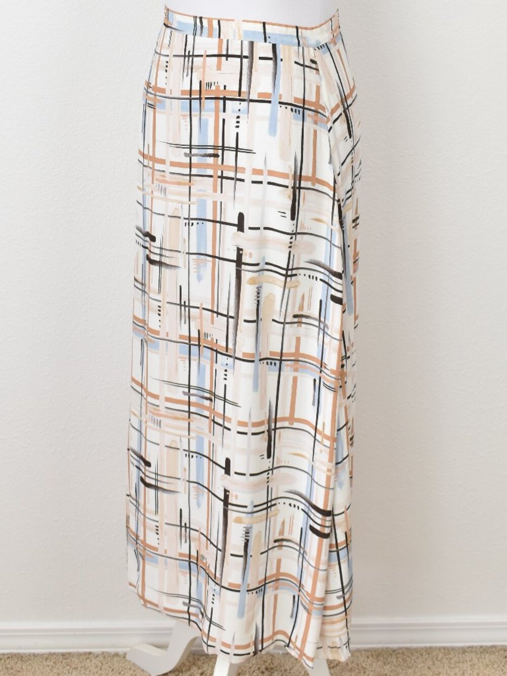 Aritzia Wilfred Midi Skirt in Cream Abstract Plaid - 2 - Picture 2 of 7
